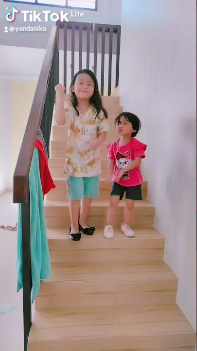 Duo bucil (budak kecil) joget tiktok