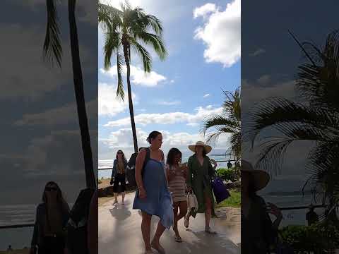 PEOPLE WATCHING on