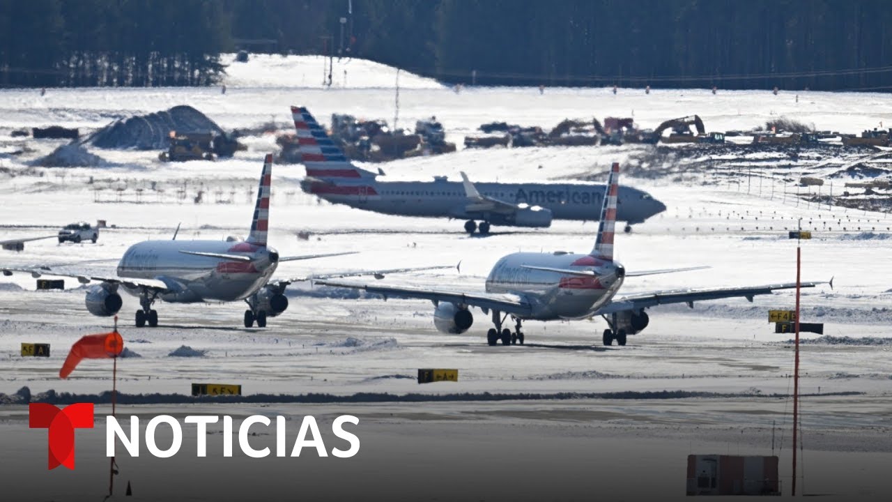 Estas cifran dan cuenta de los estragos del ciclón bomba | Noticias Telemundo