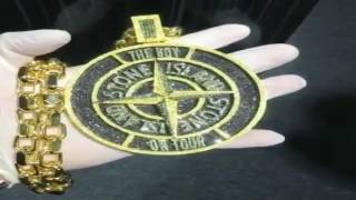 Drake Cops New Chain From Ben Baller "Stone Island"