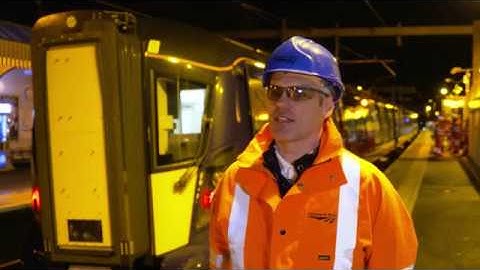 Class 385 electric train on Edinburgh-Glasgow route