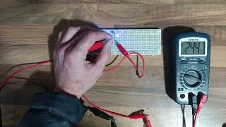 INVESTIGATING: LEDs and Resistors? Which resistor to choose? How little current can an LED run on?