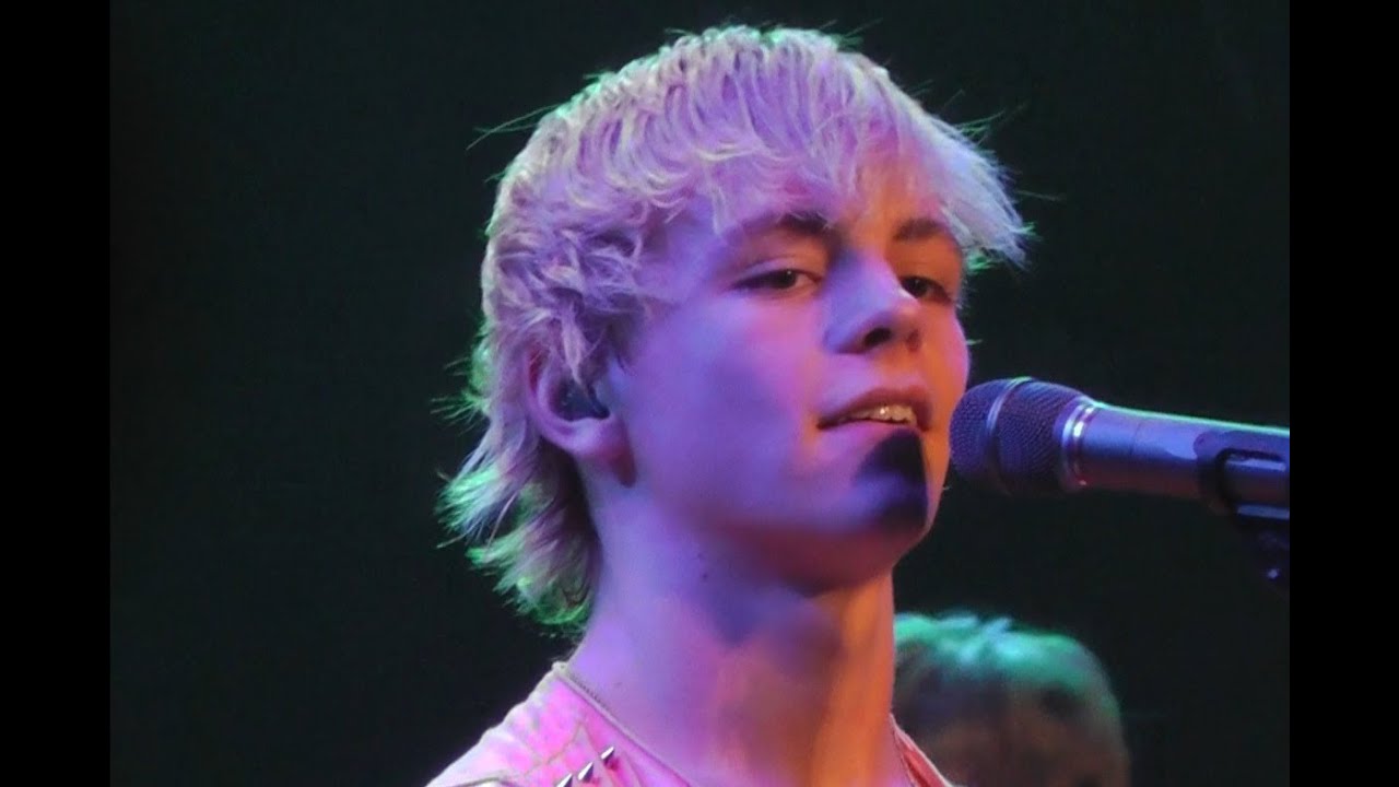 R5 - What Do I Have To Do? - Chicago HOB 3-30-13
