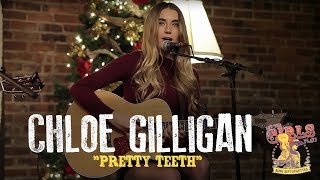 Miniatura de vídeo de "Chloe Gilligan - "Pretty Teeth""