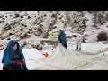 A Nomadic Mother’s Heroic Battle in the Mountain Storm | Protecting Her Shelter in Heavy Rain ❄️🌧