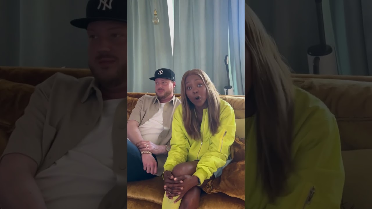 Vilken klass går du i 😊? #humor #komedi #lundsberg #parodi #roligaklipp #shorts #skola #föräldrar