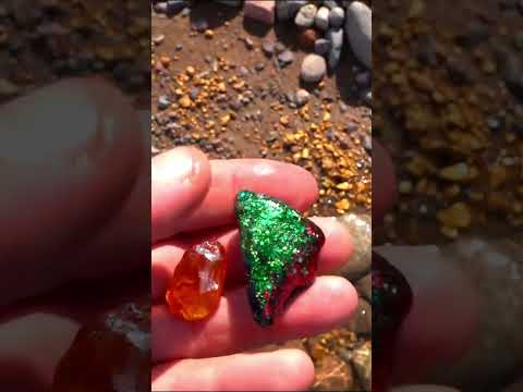 Видео: Does it look like an Amber gemstone?