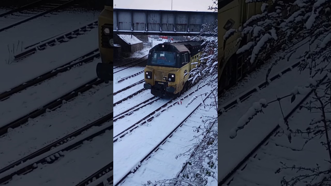 Earliest departure in HISTORY!!! 6R38 leaves Waterloo yard at 