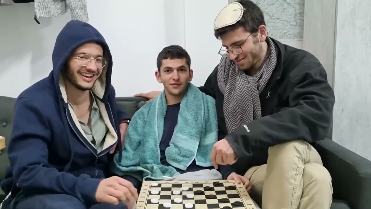 סרטון שאלות | הצגת ראש חודש אדר תשפ