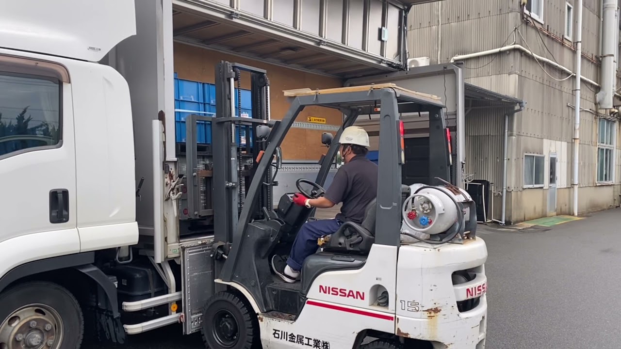 素人目線でトラックの仕事紹介　中型トラックでの自動車部品定期便編