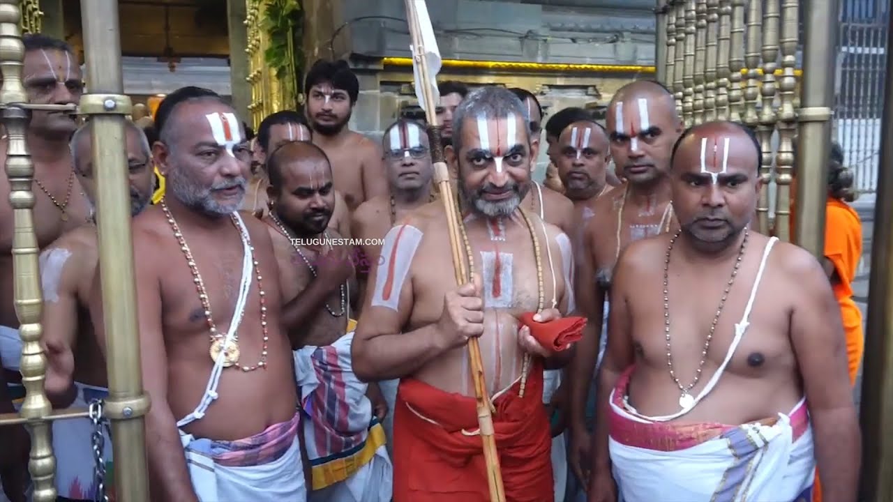 Spiritual Guru Tridhandi Chinna Jeeyar Swamy Offered Prayers At Tirumala Temple