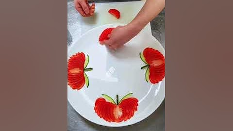Cắt tỉa trái cà chua thành bông hoa nghệ thuật