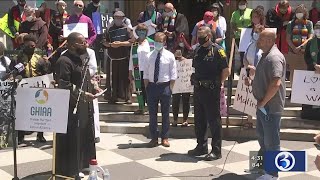 VIDEO: Hundreds attend rally to demand police accountability in Hartford