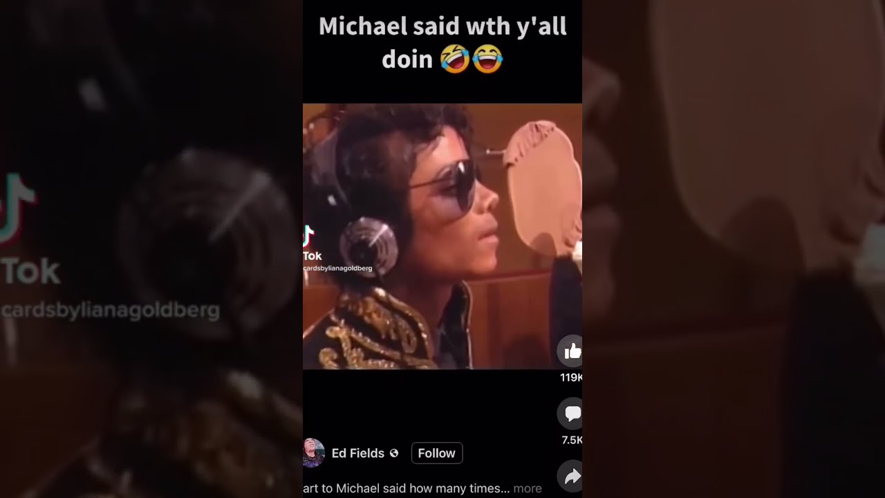 Lol 😂 singing off key ! The girl in the back holding her ears 😂😂 