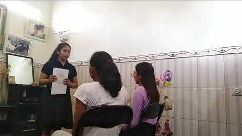 GIVING REINFORCEMENT SKILLS: THE TEACHING SIMULATION OF MICROTEACHING T