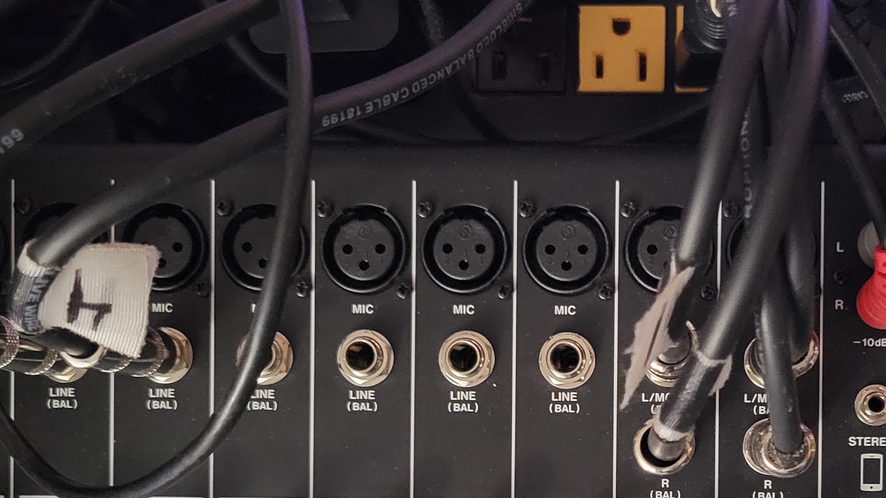 Turntable Tuesday Live DJ Sets Electronic Music at Visionquest Brewery 20241205