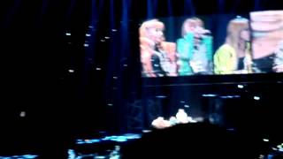 2NE1 Concert - 20120817 - I Don't Care (Reggae Version)