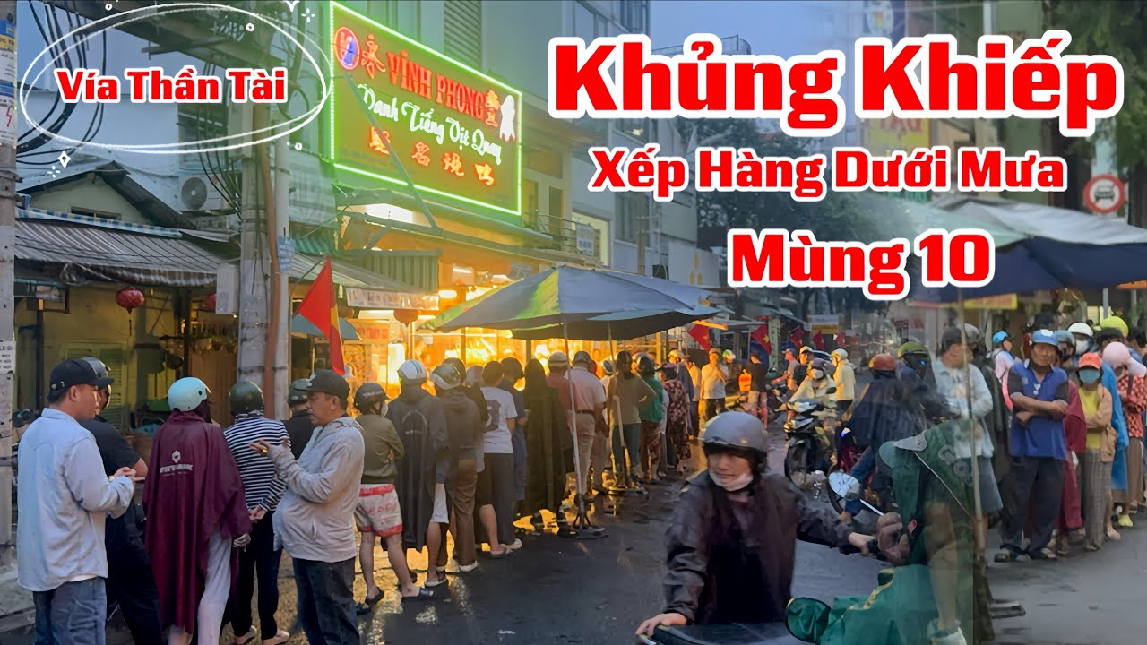 KHỦNG KHIẾP Sáng Mùng 10 Dòng Người Đứng Dưới Mưa Xếp Hàng Chờ Mua Heo Quay Vĩnh Phong Quận 5 