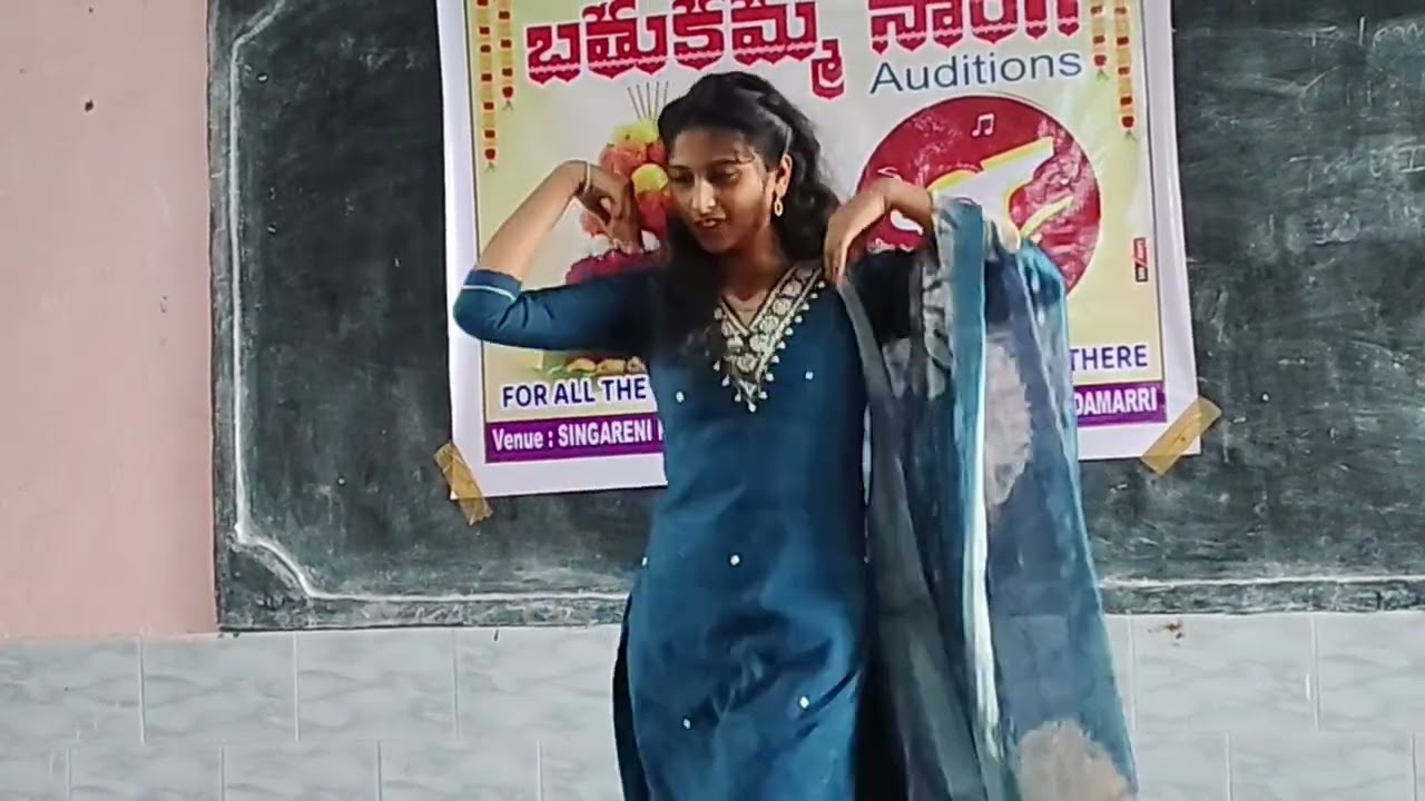 విజిల్ ఫోక్స్ ఆధ్వర్యంలో బతుకమ్మ సాంగ్ ఆడిషన్స్