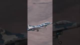 アグレッサー、しかもアメリカ空軍！ネリス空軍基地で宵の空へ向かう