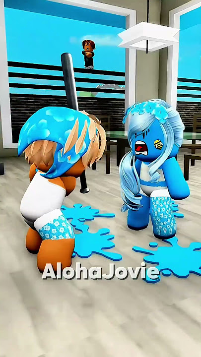 She had a bee on her face… then this happened 🐝😨 || Roblox Edit #roblox #shorts