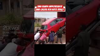 galera descarregando carro novo braço. #caminhão #caminhoneiro