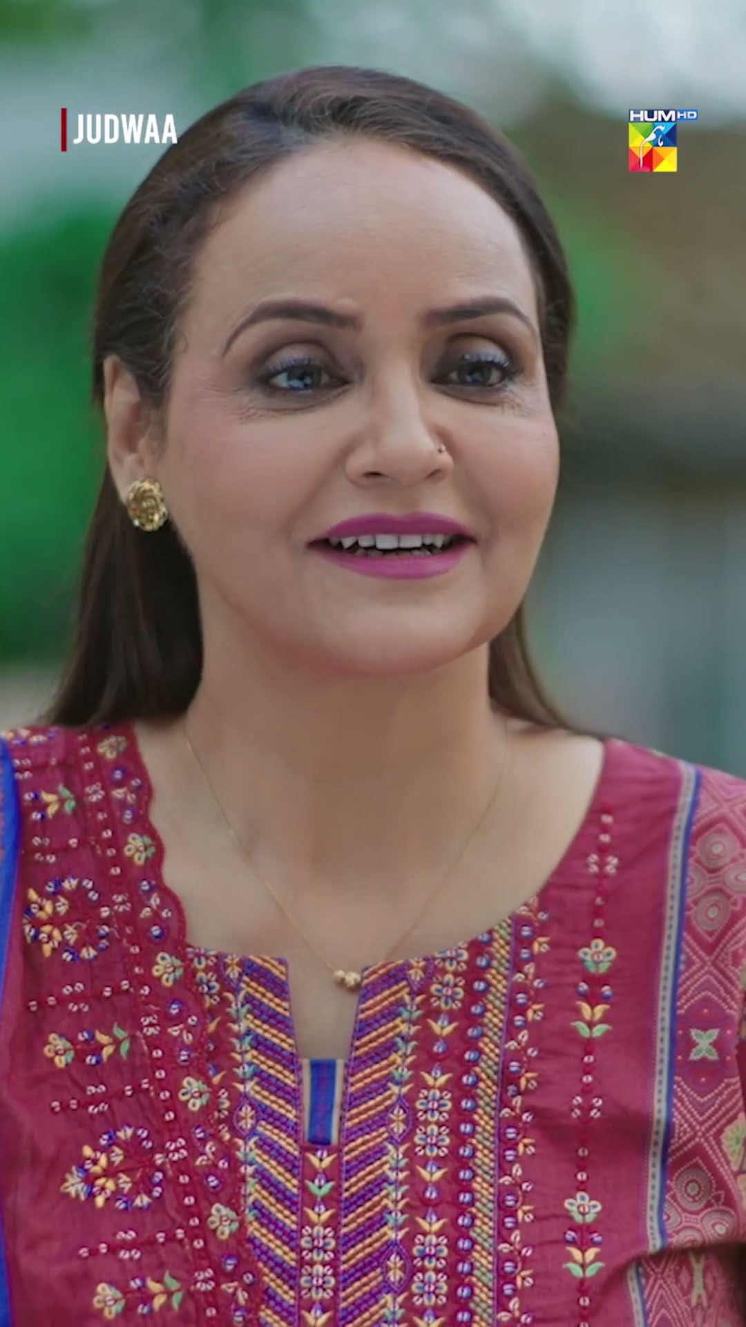 Yeh Larki Kon Hai..? #ainaasif #adnanrazamir #judwaa #shortsfeed #shorts
