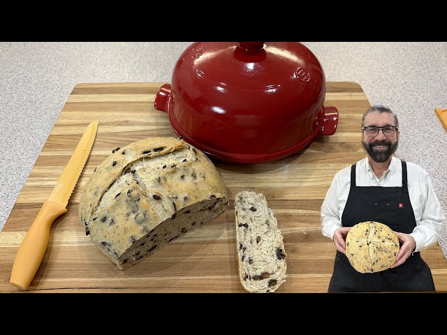 Using a La Cloche Baker