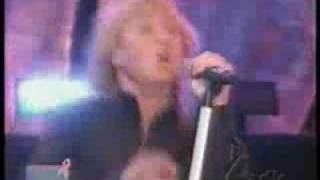 Video thumbnail of "Def Leppard THE ELLEN SHOW"