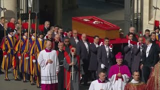 Faithful pay tribute to Pope Francis: Latest update