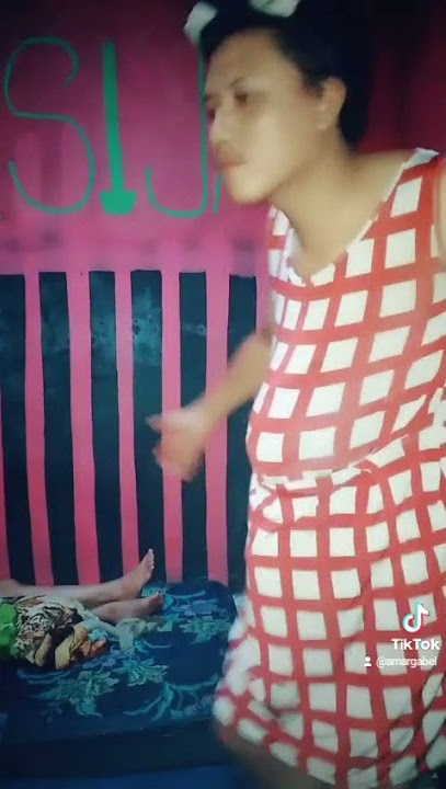 video kocak ngakak lucu. bencong joget tiktok #videongakak