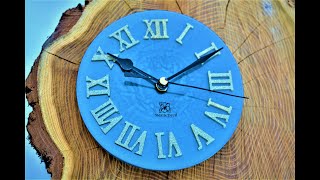 Como hacer un reloj de resina con números romanos en oro y verde paso a paso. screenshot 2