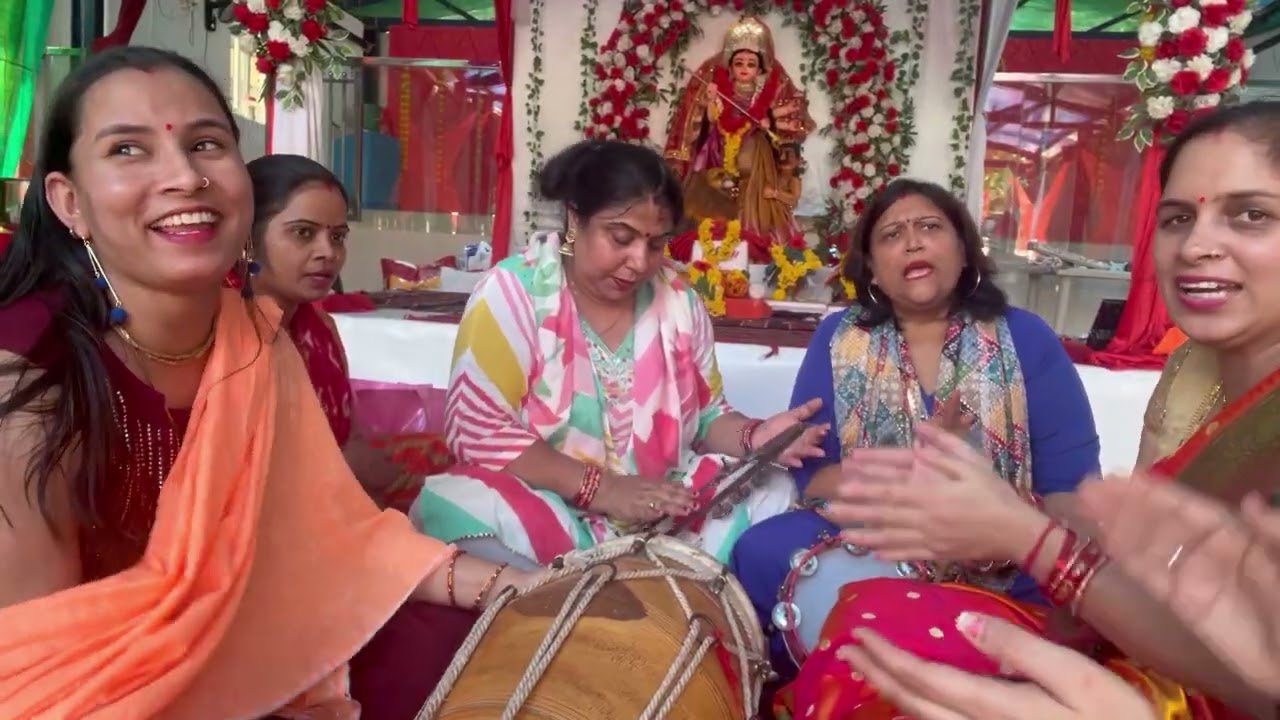 गोरी कलाई चूड़ा लाल वे मेरी माँ का #bhajan #jaimatadi 🙏#navratri #jaimaa 🙏🥰#tranding #fypシ゚viral 