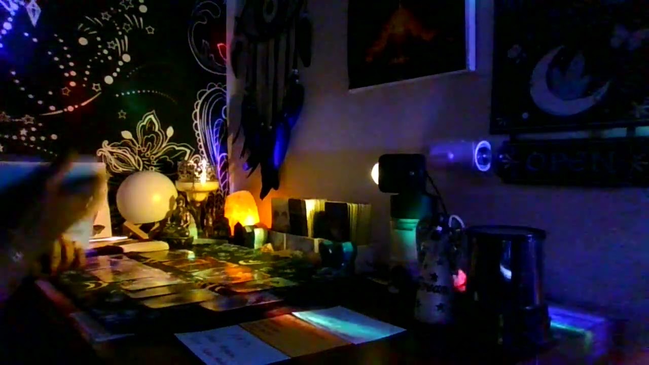 Ого!! Кто, черт возьми, эта кармическая змея, секреты, вмешательство третьих лиц?!