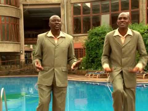 Kwaya Ya Mt Cesilia Parokia Ya Watakatifu Petro Na Paulo Kijenge Arusha Ee Yesu Mwokozi Official Vid