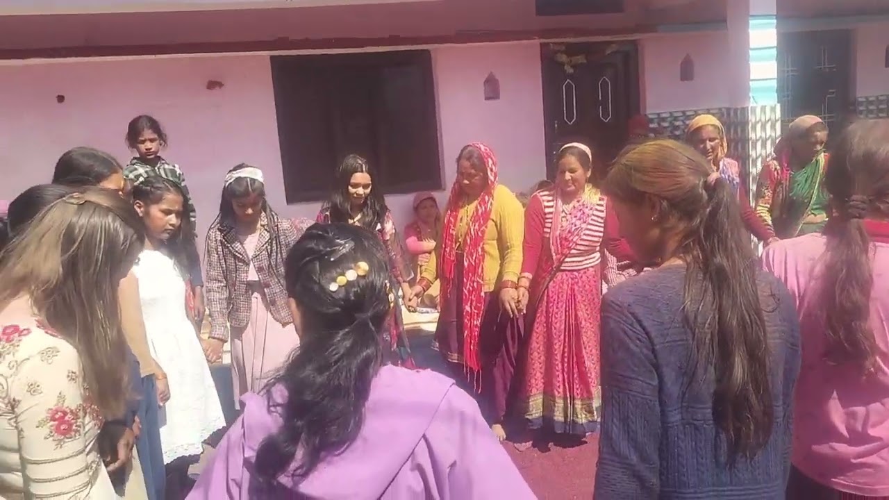 कुछ अलग अबकी बार की होली