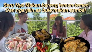 ngerjain aa bule makan sambel terasi