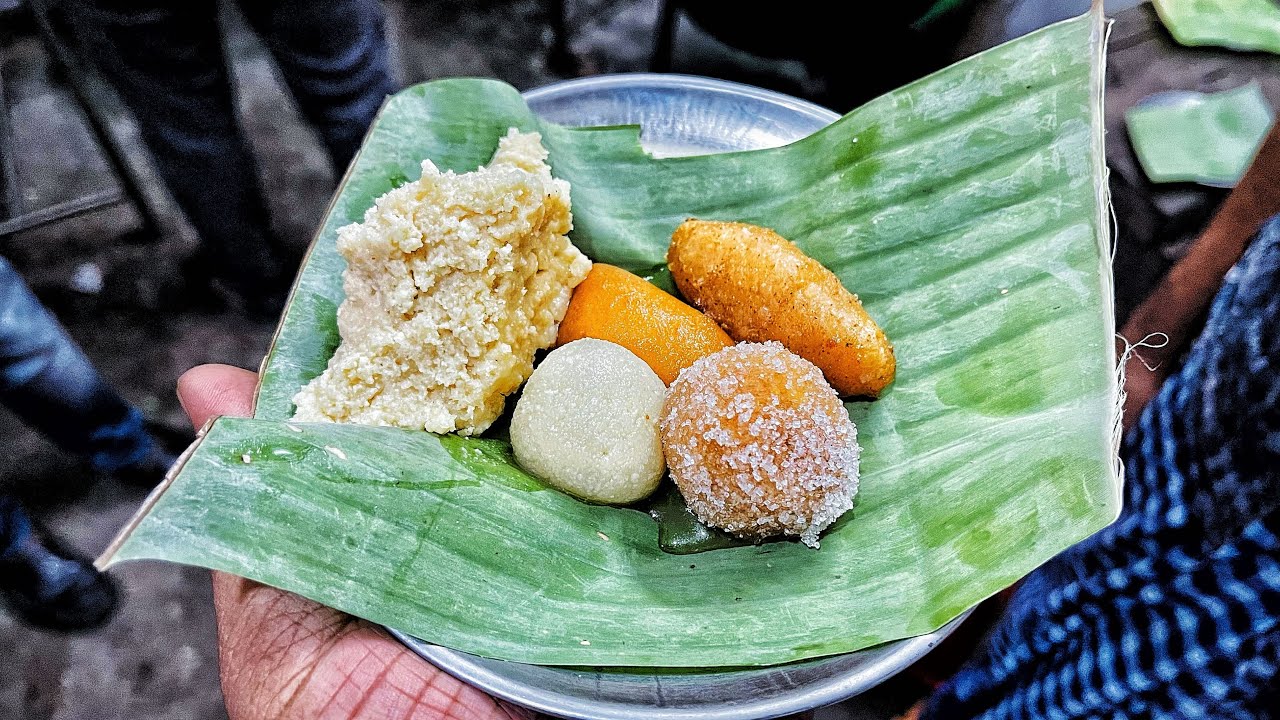 কলাপাতায় ১৩২ বছরের ঐতিহ্যবাহী ইন্দ্রমোহনের মিষ্টি 👍 নেতাজী সুভাষ চন্দ্র বোস এই মিষ্টি খেয়েছিলেন ❤️