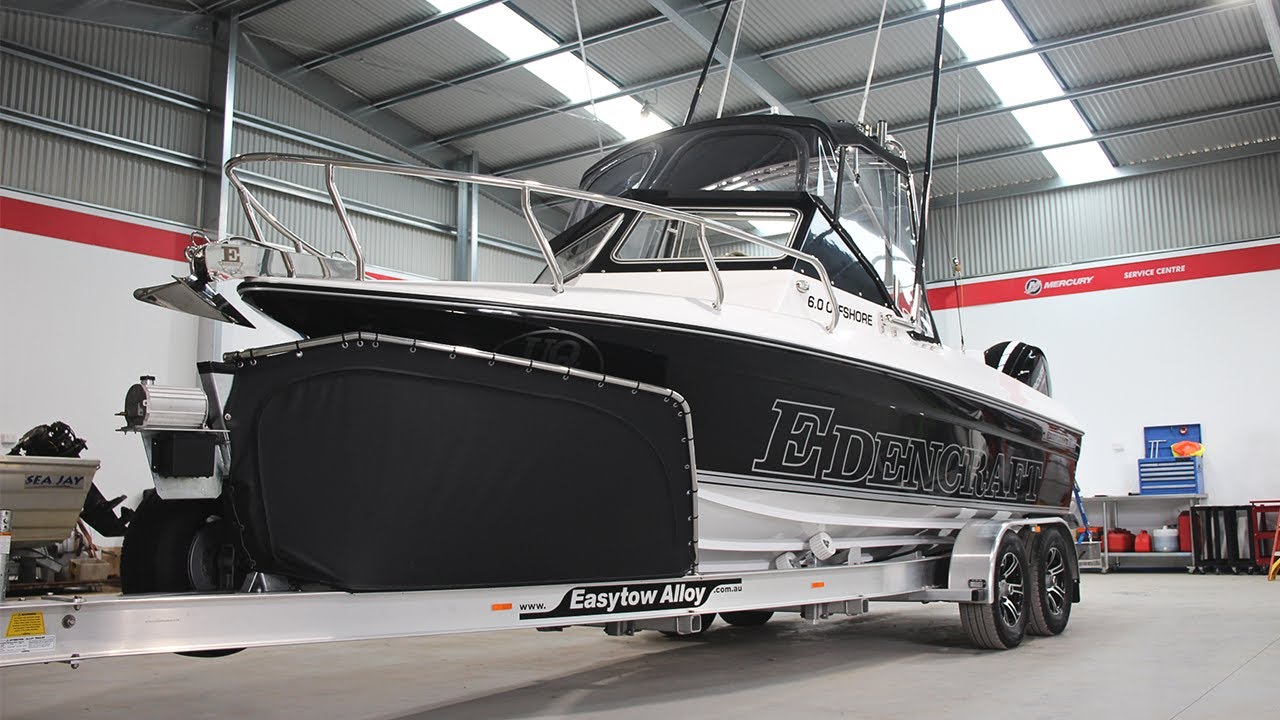 Rundown on the latest 6.0m Offshore - black & white and all class