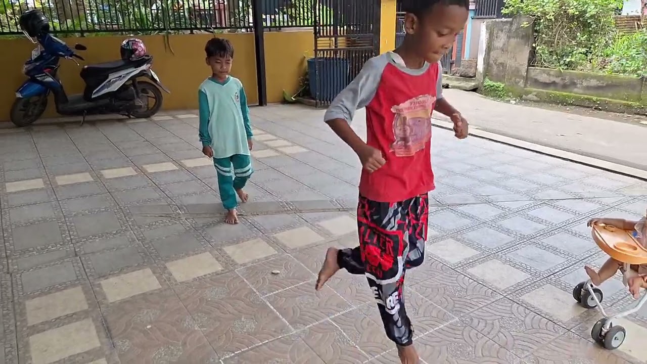 TUGAS SEKOLAH IQBAL BERMAIN ENGKLEK