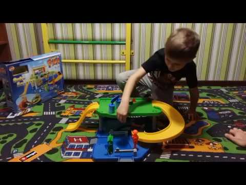 Игровой набор Гараж Bburago. Расспаковываем, играем.