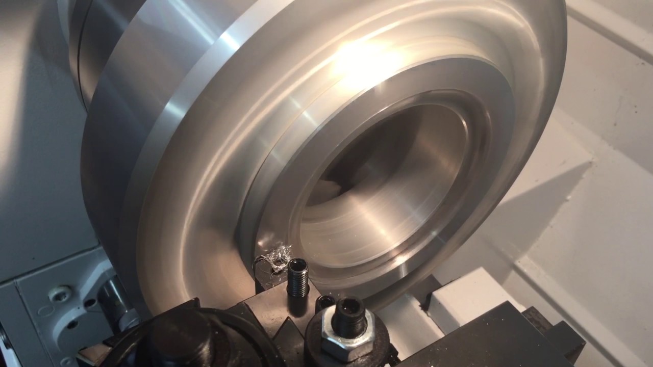 Facing operation on a PM-1440E-LB lathe