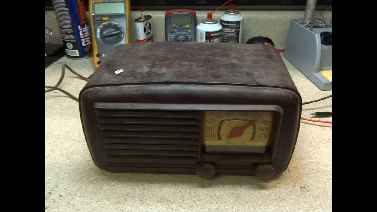 Repair Of A 1947 Motorola 56x11 AA5 Tube radio - YouTube