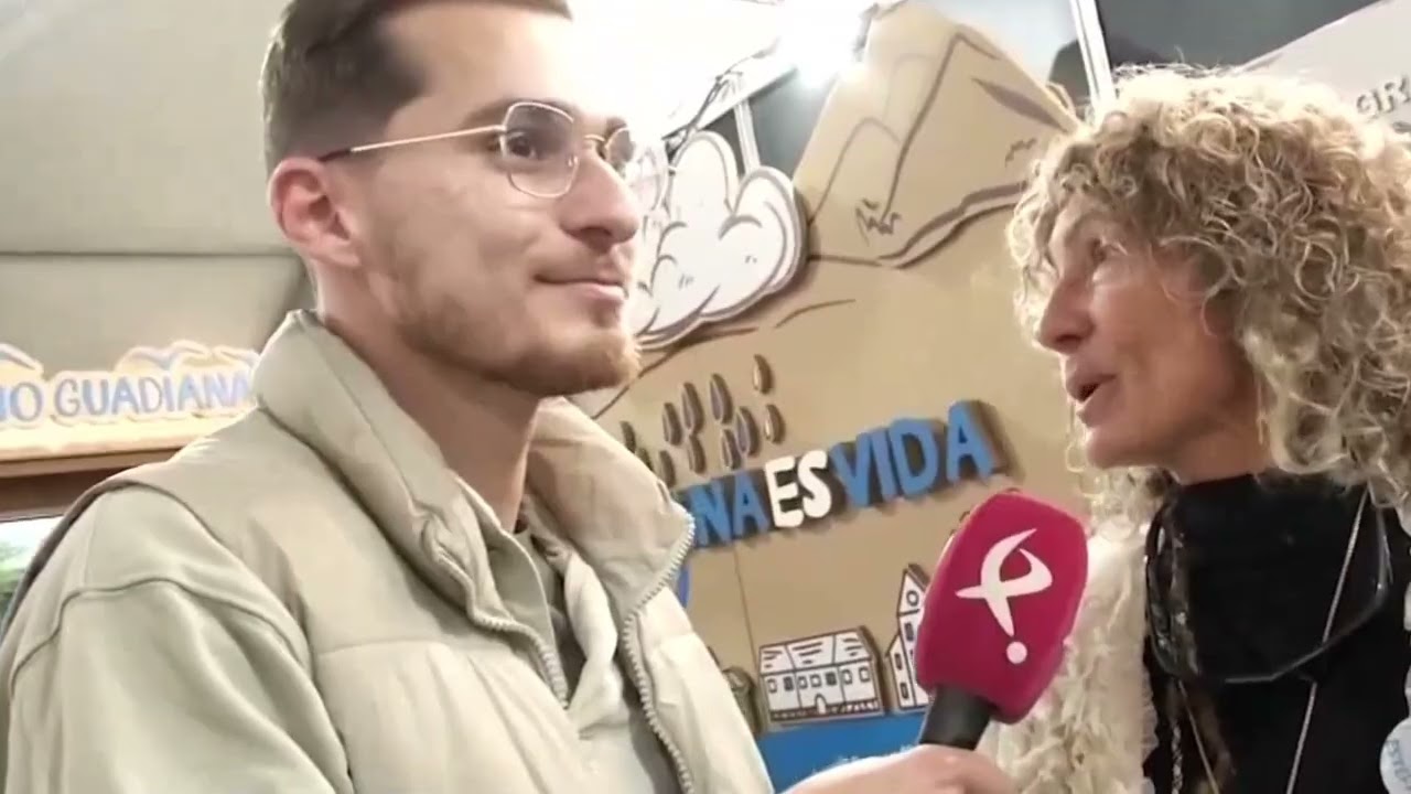 Primer polluelo de buitre leonado en Monfragüe durante la FIO 2026