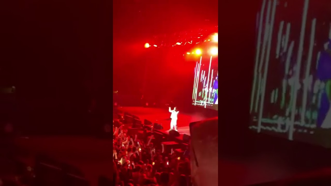 Russ- Are you entertained LIVE MELBOURNE 2022 FIRST TIME