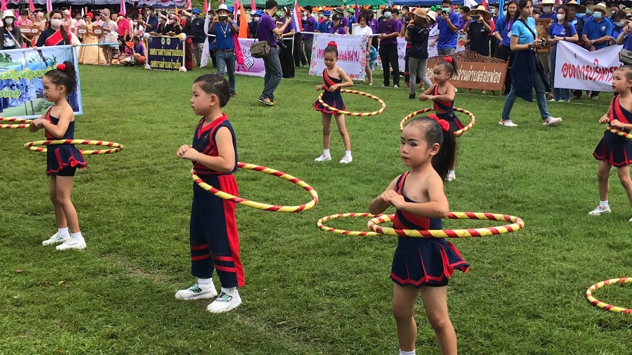 เสียงชื่นชมอื้อ!!!เด็กเก่งอนุบาลทต.ทุ่งโฮ้งเต้นฮูล่าฮูปได้เยี่ยม