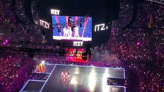 ITZY “Sneakers” Fan Cam - KCon LA 2022