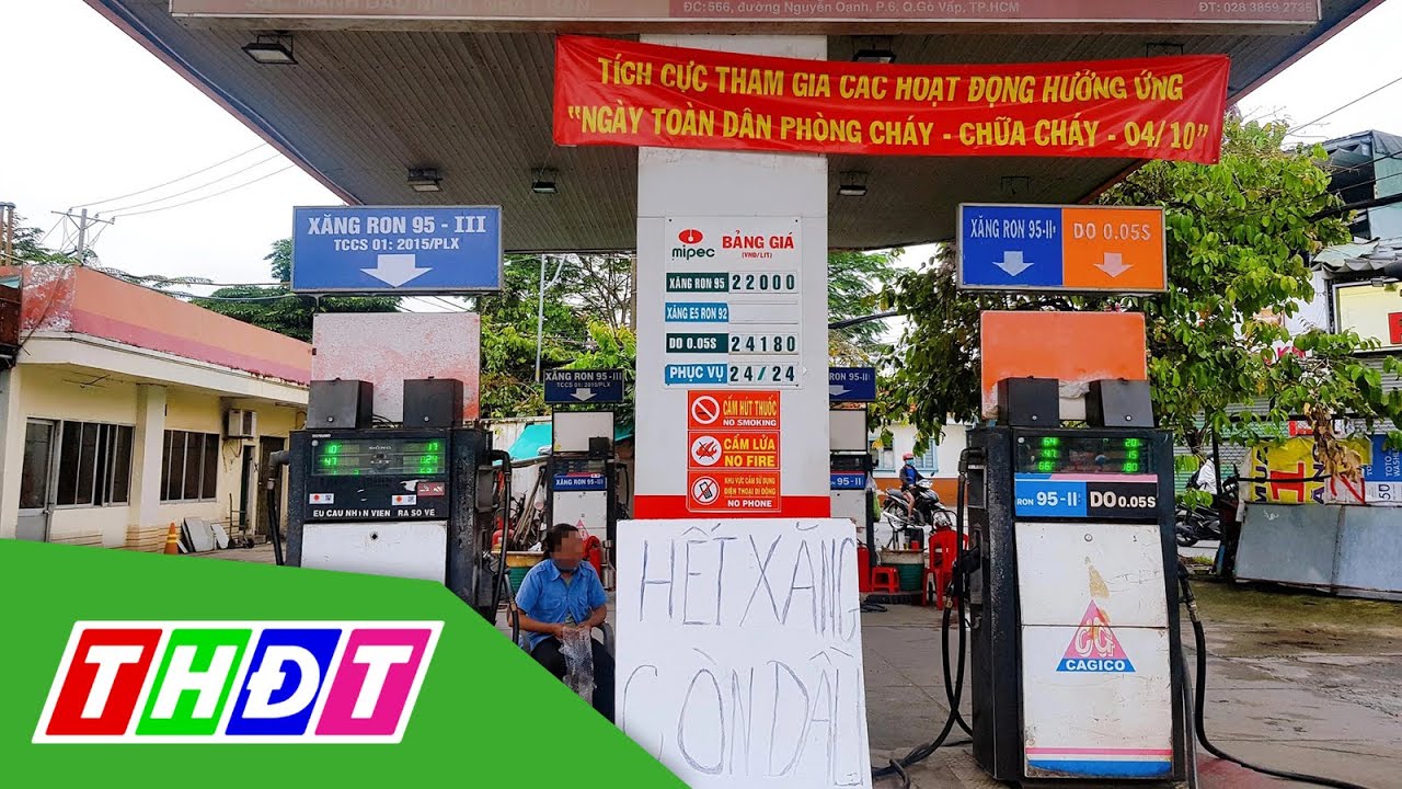 Một số cây xăng ở TP.HCM tái diễn cảnh 