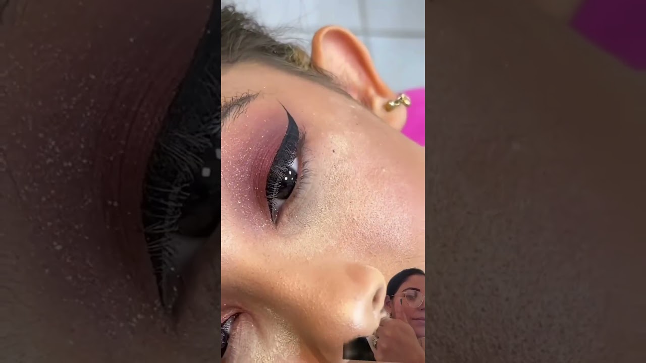 tutorial de como fazer um delineado gatinho. 