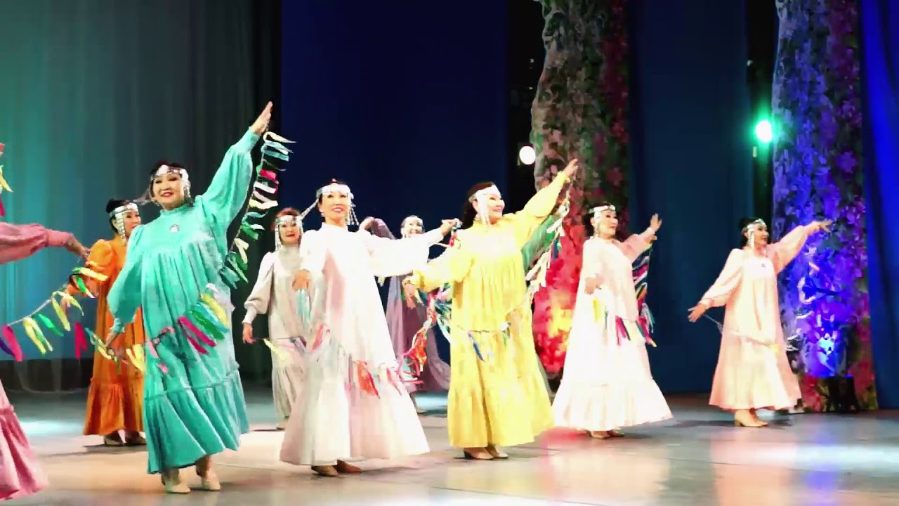 Якутский танец с салама,ансамбль 